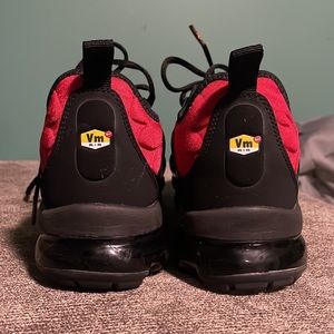 Nike vapormax university red